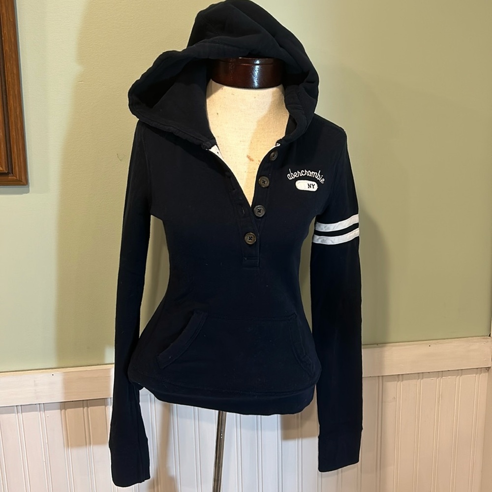 Abercrombie NY  kids XL blue hooted sweatshirt.